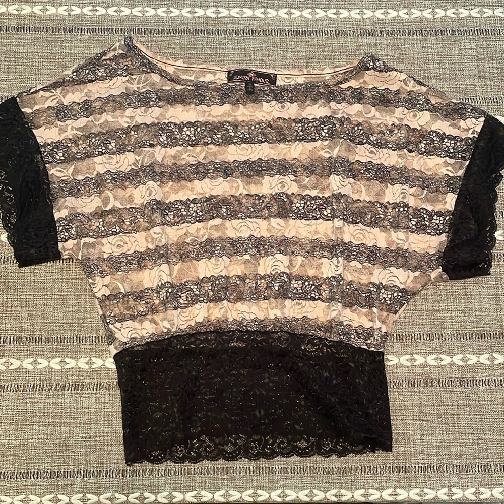 Almost Famous Small Lace Top.